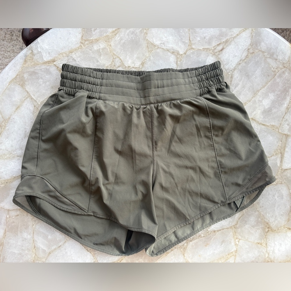 lululemon high rise hotty hot running shorts